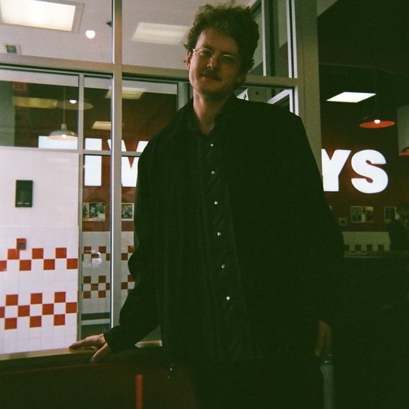 Meet your Posher, Andrew - Picture 1 of 1